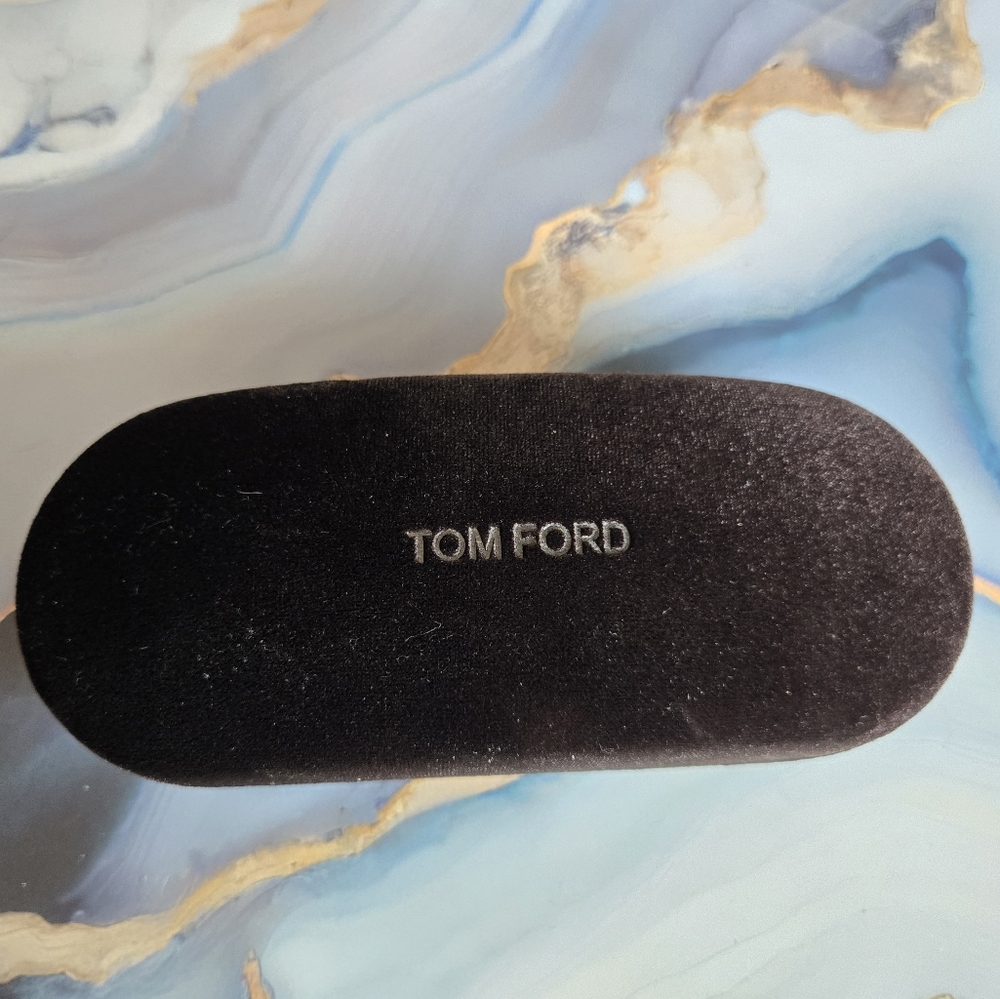 Tom Ford• Brown Velvet Case